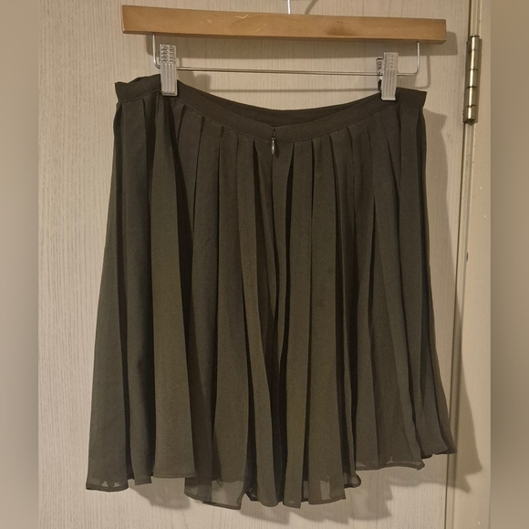 Madewell Olive Green Pleated Mini Skirt - Picture 2 of 3